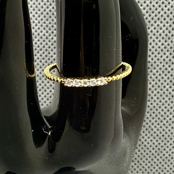 New Gold-Plated Sterling Silver & 5 Moissanite Stone Stackable Ring - Picture 5 of 6